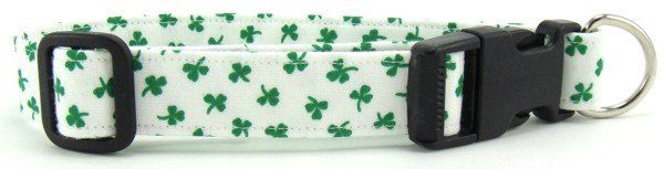 Shiny Shamrocks on White Dog Collar (Option: X-Small)