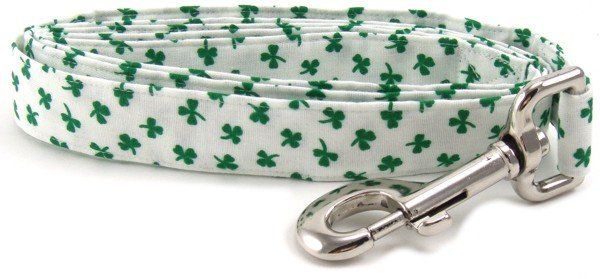 Shiny Shamrocks on White Dog Leash (Option: X-Small)