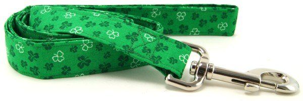 Tossed Shamrocks on Green Dog Leash (Option: X-Small)